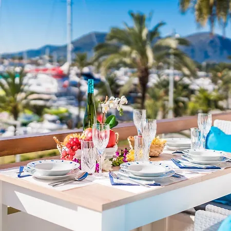For 4, With Sea Views Apartment *