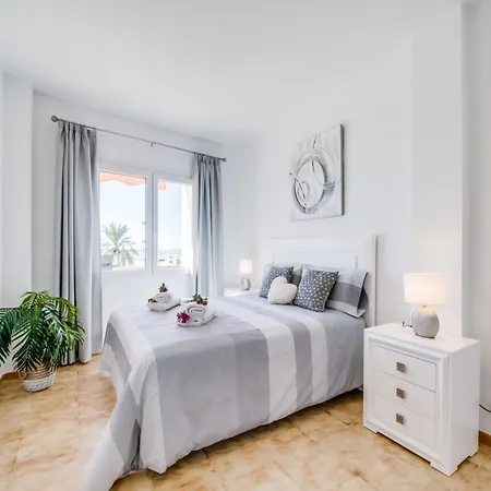 Apartamento For 4, With Sea Views